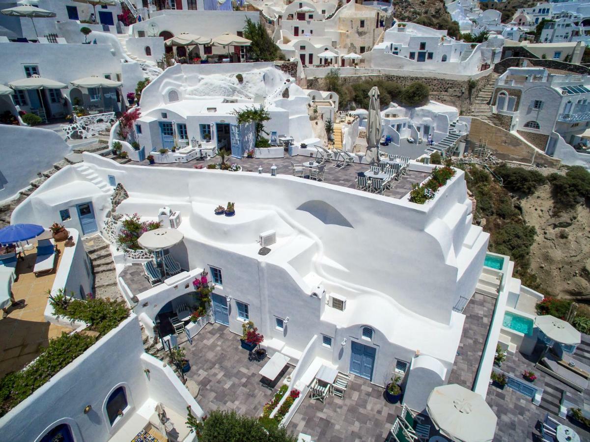 Aris Caves * Oia (Santorini)