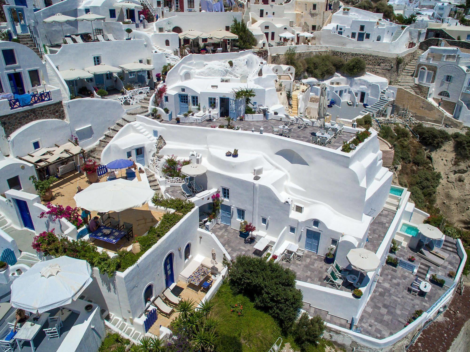 Aris Caves Ia